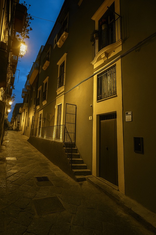 Esterni dell’edificio in Via Antonino di Sangiuliano – foto 5